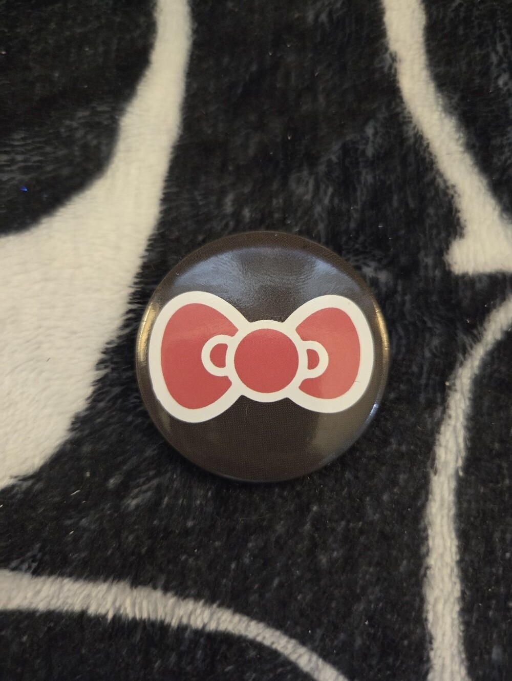 Sanrio Hello Kitty Icon Red Bow Round Button Pin, LN